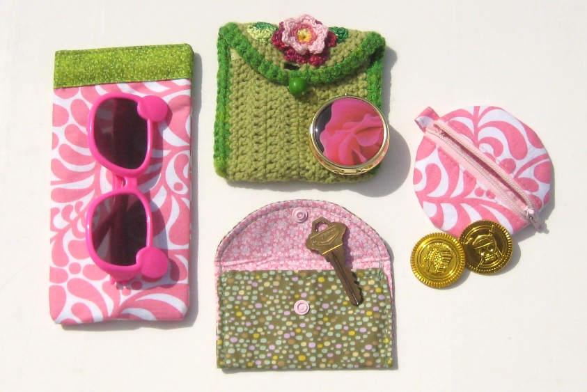 OPEN-CLOSE ACTIVITY in Pink Swirl