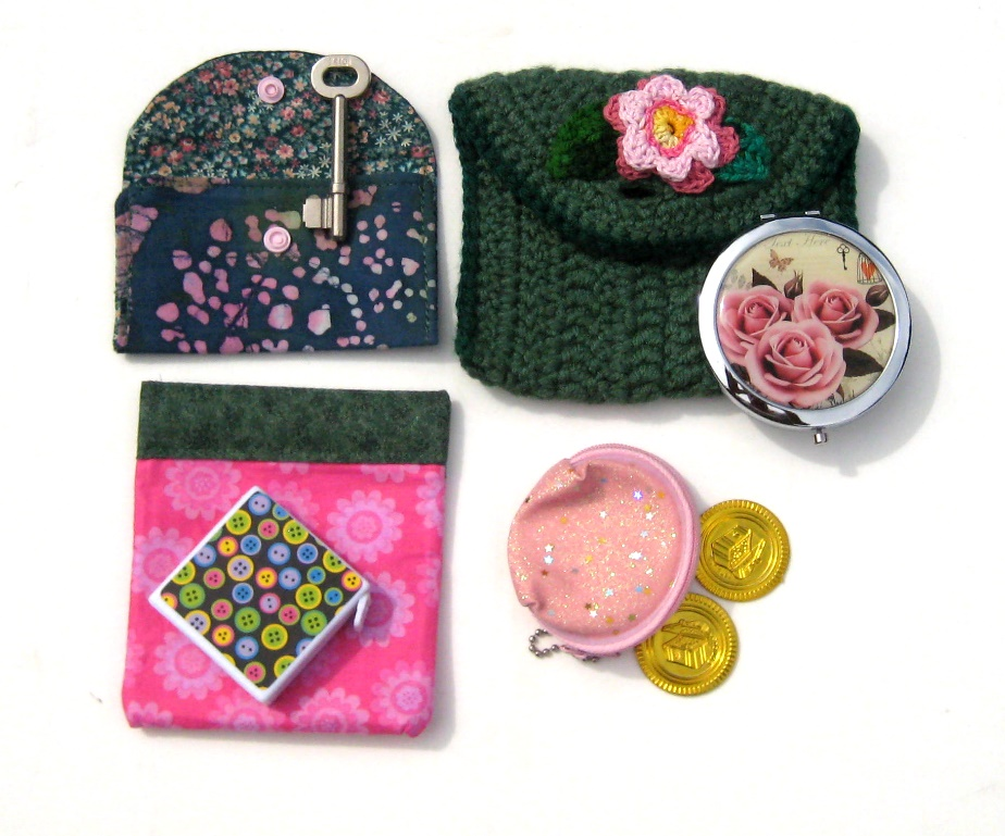 OPEN-CLOSE ACTIVITY in Pink & Dark Green