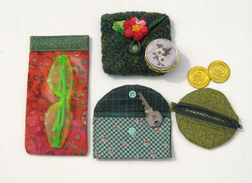 OPEN-CLOSE ACTIVITY in Red & Olive